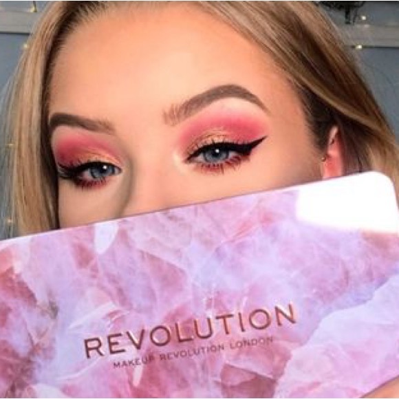 Makeup Revolution Eyeshadow Palette, Forever Flawless Unconditional Love - Picture 2 of 11